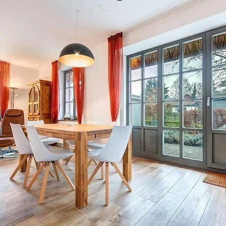 Ferienhaus Hornhecht بيت للعطل *